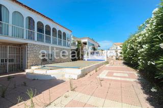 Chalet  Costera dels nassos. 2 villas independientes cerca del puerto de altea