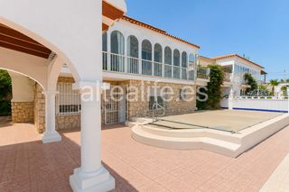 Xalet  Costera dels nassos. 2 villas independientes cerca del puerto de altea