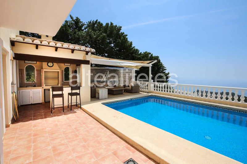 Foto 5243ad8f-212f-4fec-9025-39de9c7d8239. Xalet amb calefacció aparcament piscina a Altea hills Altea