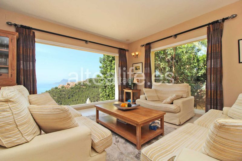 Foto 543919a7-8d05-46b3-8819-eada87637918. Xalet amb calefacció aparcament piscina a Altea hills Altea