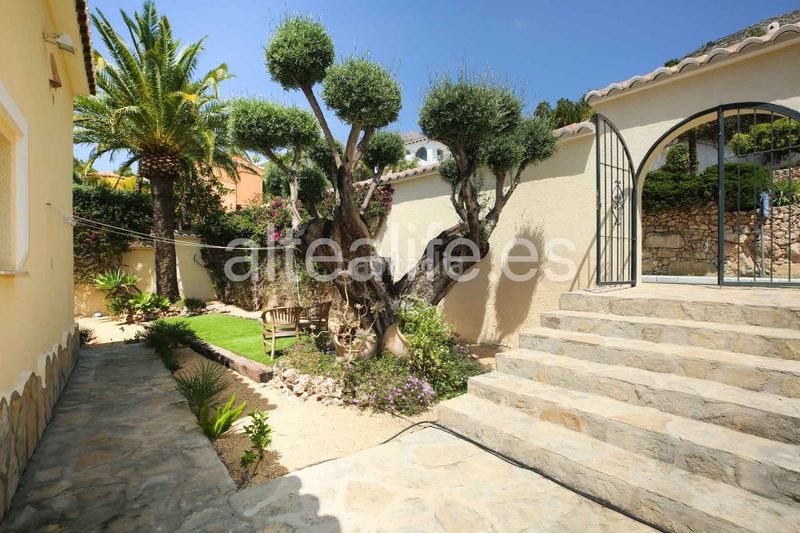 Foto 63c5d5d2-972c-4263-9bfb-4cdaacc10ea6. Xalet amb calefacció aparcament piscina a Altea hills Altea