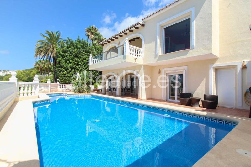 Foto a2bf6f37-1ec4-4771-a660-d3b9392af15d. Xalet amb calefacció aparcament piscina a Altea hills Altea