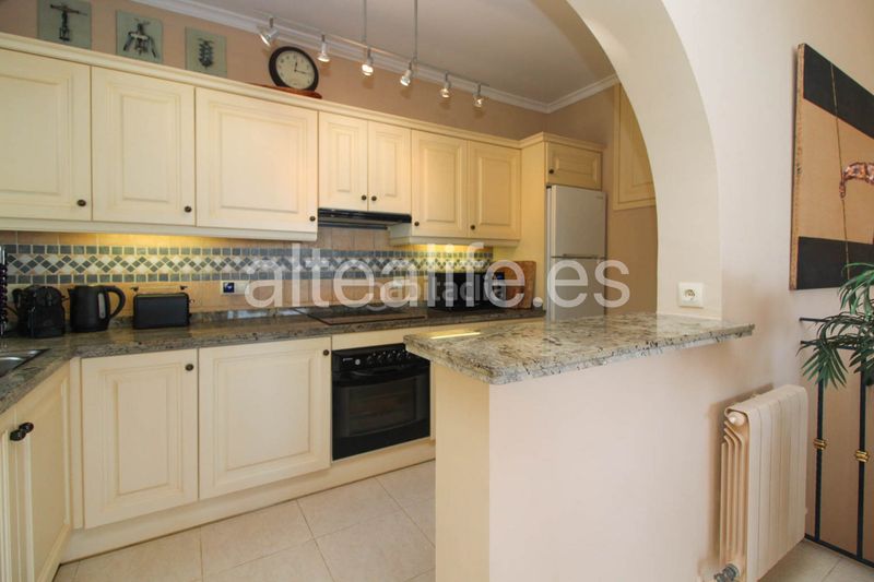 Foto b0e2ac74-140d-4050-a50e-8c4739d63d1e. Xalet amb calefacció aparcament piscina a Altea hills Altea