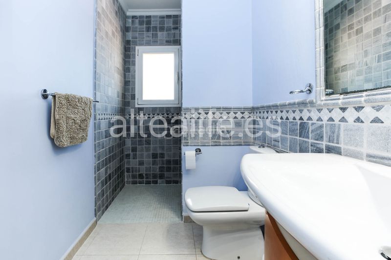 Foto e3917e17-5c70-42ff-9ace-8211fa811763. Xalet amb calefacció aparcament piscina a Altea hills Altea