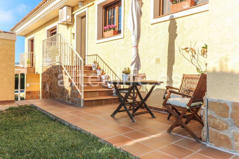 Foto 6ad37a97-ecdb-429a-ba02-f33cb3de10e5. Xalet amb calefacció piscina a El Tossal-Bello Horizonte Nucia (la)