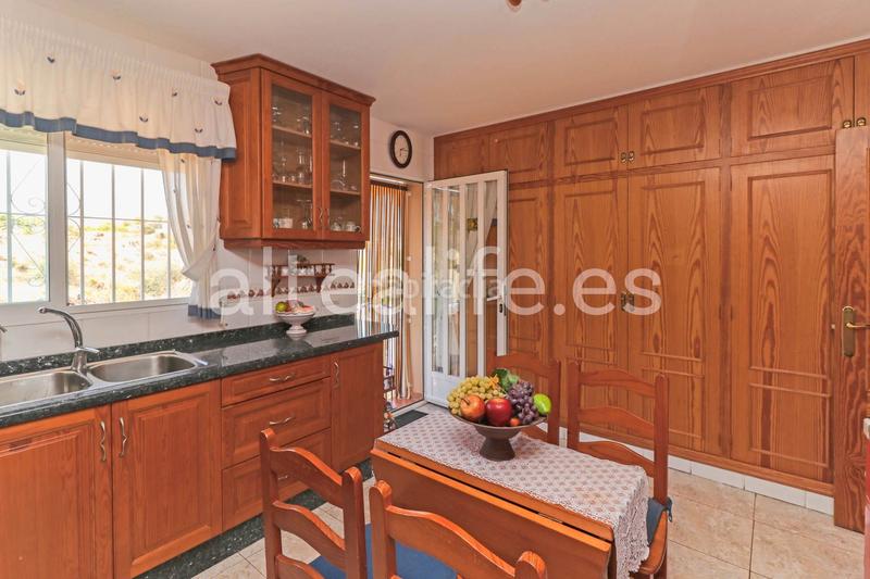 Foto 35339597-af5d-4923-9592-f93dcc0e2e56. Xalet amb calefacció aparcament piscina a San Rafael - Nucia Park Nucia (la)