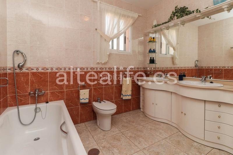 Foto 6cdc425d-dd3a-4a87-8ea8-9e10b8185167. Xalet amb calefacció aparcament piscina a San Rafael - Nucia Park Nucia (la)