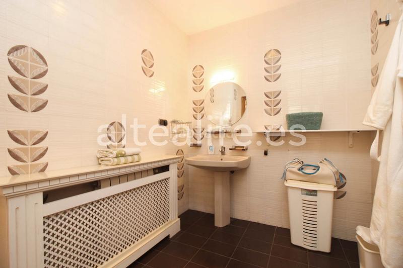 Foto 2245fb6b-aeb4-4a13-a395-95c3fe16a3df. Chalet avec cheminée parking piscine dans Montebello - Nou Espai Nucia (la)