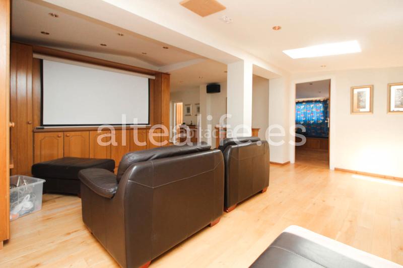 Foto 22ba32b9-ef42-4271-92dd-afc5096bc86d. Chalet avec cheminée parking piscine dans Montebello - Nou Espai Nucia (la)