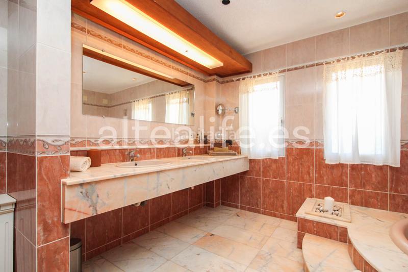 Foto 284a4a9a-b219-4e90-968b-8b77730a96c7. Chalet avec cheminée parking piscine dans Montebello - Nou Espai Nucia (la)