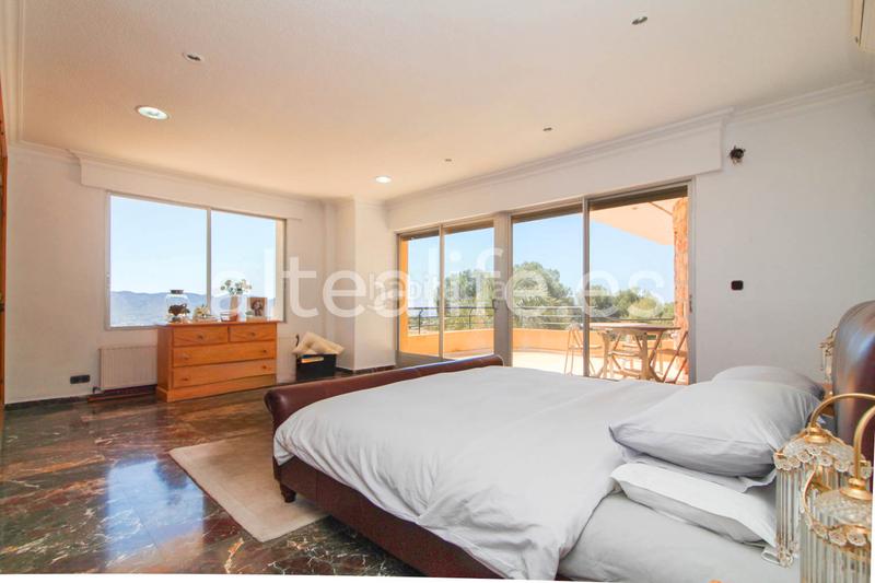 Foto 31d6c365-cfdd-4158-b0b3-157d7b8974d4. Chalet avec cheminée parking piscine dans Montebello - Nou Espai Nucia (la)