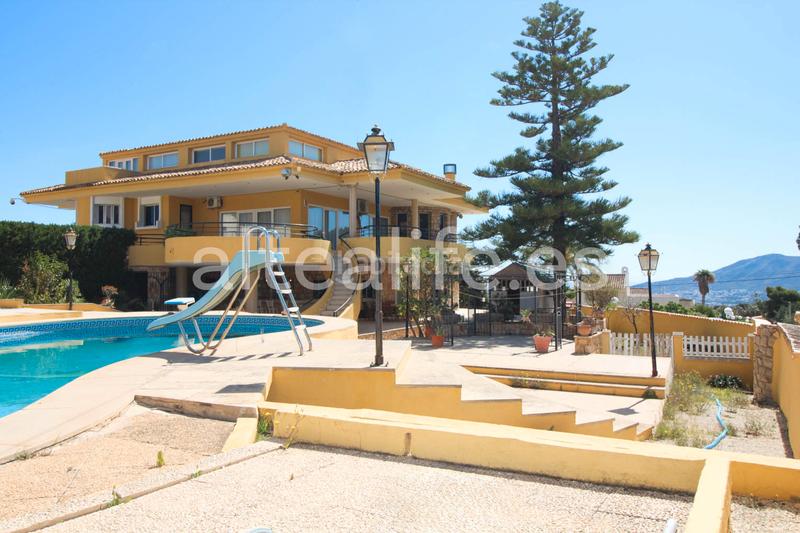 Foto 5b0d7702-30b1-440c-9b8a-8ad96523a098. Chalet avec cheminée parking piscine dans Montebello - Nou Espai Nucia (la)