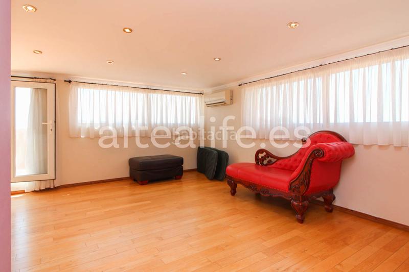 Foto 76620365-3063-451f-b2ae-69ed69055b66. Chalet avec cheminée parking piscine dans Montebello - Nou Espai Nucia (la)