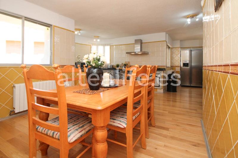 Foto 845908a6-941b-4653-a161-49a21c03ea66. Chalet avec cheminée parking piscine dans Montebello - Nou Espai Nucia (la)