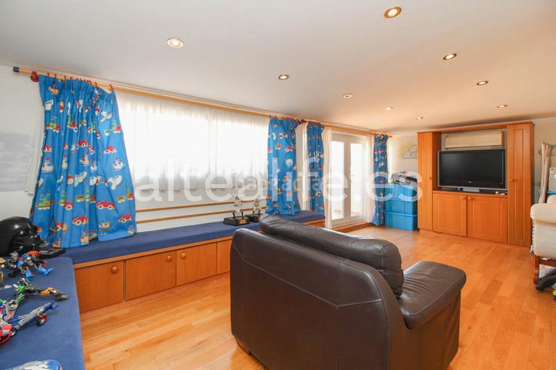 Foto 85abda03-c440-41c7-9f46-0403a0217cbe. Chalet avec cheminée parking piscine dans Montebello - Nou Espai Nucia (la)