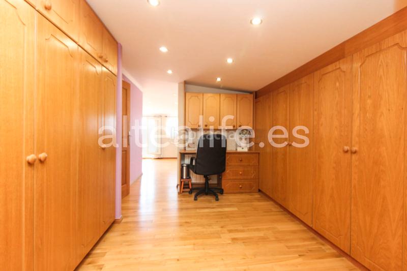 Foto 87293f55-4eee-4643-b8a6-34431fac7910. Chalet avec cheminée parking piscine dans Montebello - Nou Espai Nucia (la)