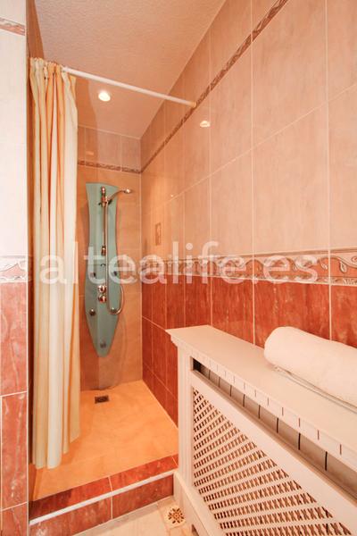 Foto 897dde96-9ec1-4cea-b7f8-92099a186609. Chalet avec cheminée parking piscine dans Montebello - Nou Espai Nucia (la)