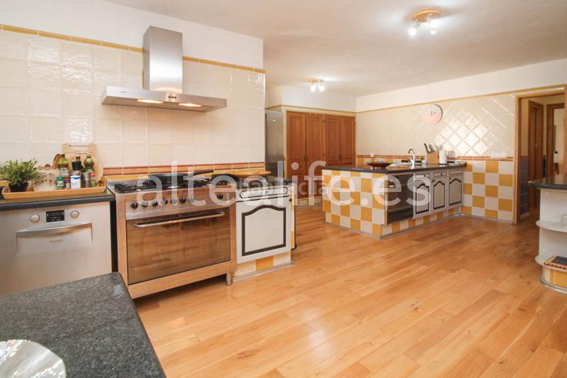 Foto 8d1960f3-5e97-43e0-b5dd-e2ed178ac226. Chalet avec cheminée parking piscine dans Montebello - Nou Espai Nucia (la)