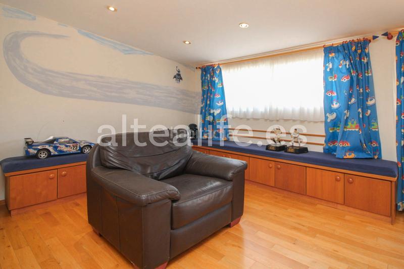 Foto cba48b22-5cf4-4285-a817-dfb9a6706119. Chalet avec cheminée parking piscine dans Montebello - Nou Espai Nucia (la)