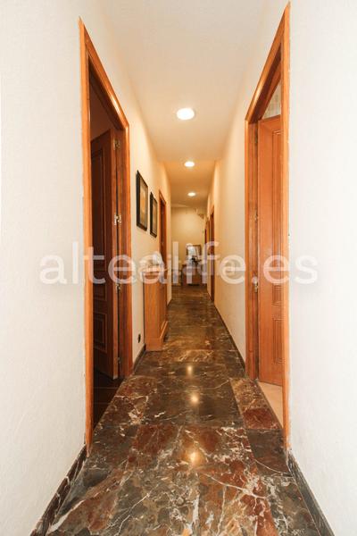 Foto ce592dff-ae40-465f-8646-6191bf030972. Chalet avec cheminée parking piscine dans Montebello - Nou Espai Nucia (la)