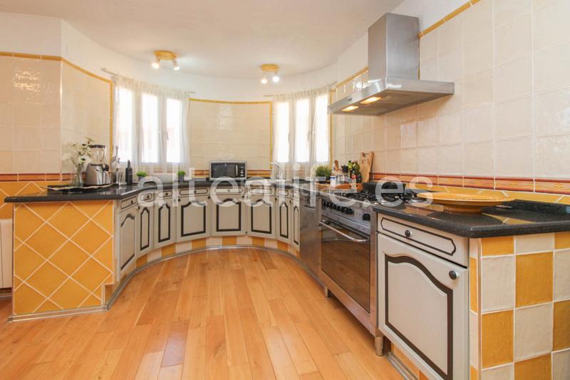 Foto e54bf7fa-1e3a-4676-b870-ff284f8eb927. Chalet avec cheminée parking piscine dans Montebello - Nou Espai Nucia (la)