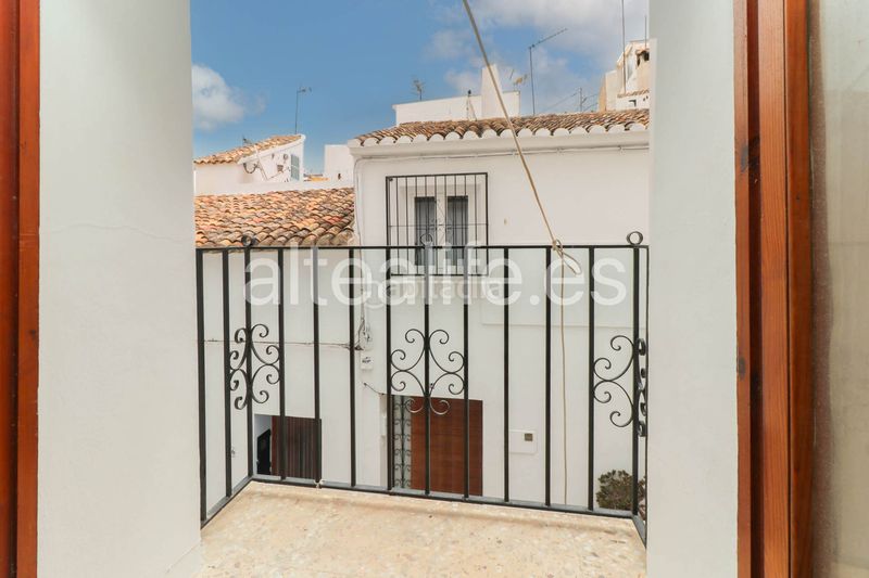 Foto f3e6d366-0a12-4b4c-a16f-60d9766dc2dd. Masia amb xemeneia a Altea ciudad Altea