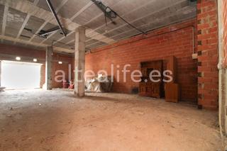 Local commercial  Carrer la mar. Local comercial de 90 m2 en la zona del puerto de altea