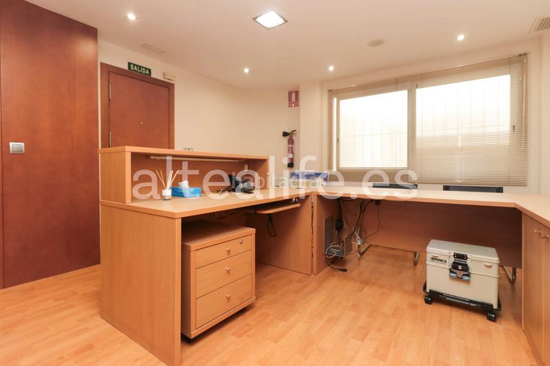 Foto 28d9e55c-592a-4056-b21b-83322c1d900a. Alquiler local comercial  con oficinas en el centro en Altea