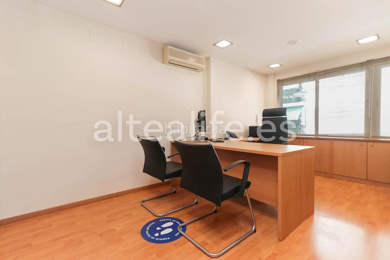 Foto 5d829e67-bd49-4e37-afa3-1abaa3a77993. Alquiler local comercial  con oficinas en el centro en Altea