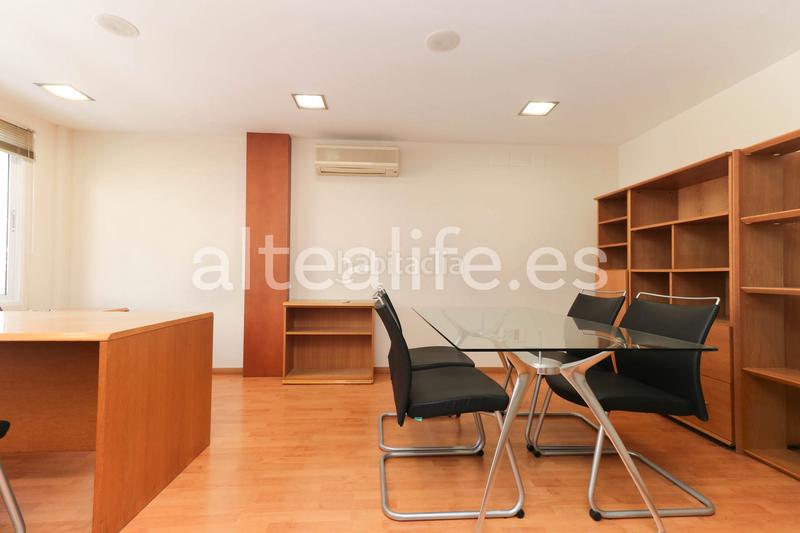 Foto ab14d613-f39f-4882-9d8f-4f3c2ef1751d. Alquiler local comercial  con oficinas en el centro en Altea