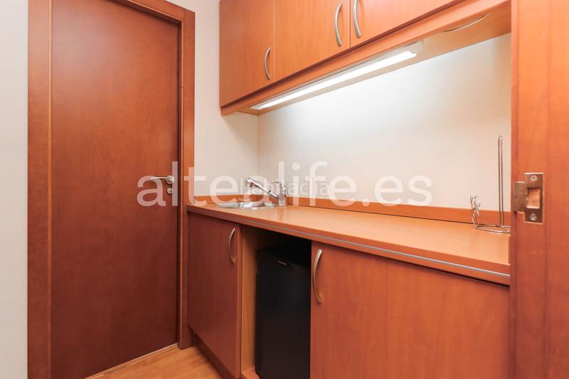 Foto 0dc6d642-e8f3-47cd-ac3e-047461ee377e. Location local commercial dans Altea ciudad Altea