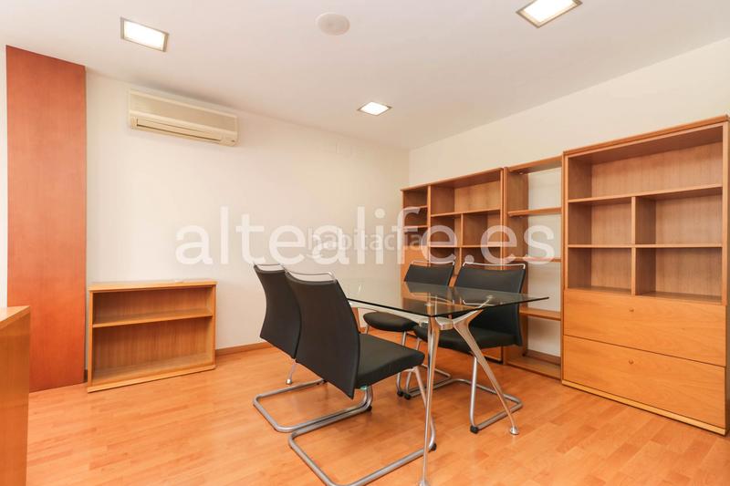 Foto fd054e37-f3eb-4583-8f13-e7fd29cb4c90. Location local commercial dans Altea ciudad Altea