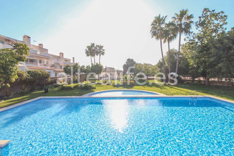 Foto 7c15de69-7646-4d1d-97bf-df52d32e9058. Attico con parcheggio piscina in Altea ciudad Altea