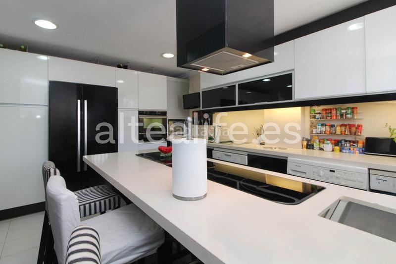 Foto ba9ed27d-e456-4de6-a046-e5475b6e8dae. Attico con parcheggio piscina in Altea ciudad Altea