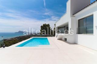 Chalet  Calle carretas. Moderna villa con vistas al mar en sierra de altea