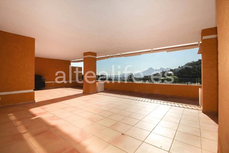 Foto 0073c26f-4512-4c63-8713-f3104a62b6f5. Apartamento lujoso apartamento hills: espacio y vistas panorámicas en Altea