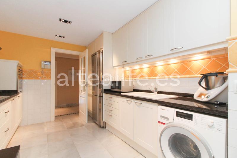 Foto 8d058ece-73cd-41ec-9d6a-b4aaa7b5645e. Apartamento lujoso apartamento hills: espacio y vistas panorámicas en Altea