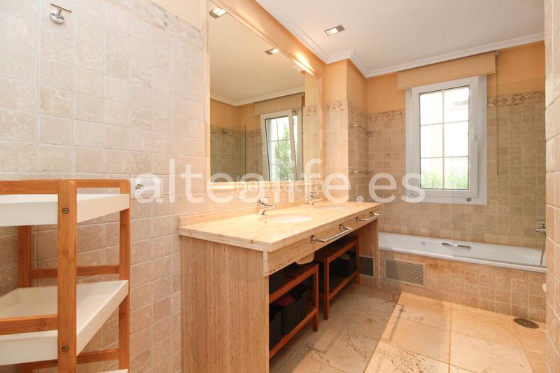 Foto d3040844-568b-48f9-8440-8c6f51225bf2. Apartamento lujoso apartamento hills: espacio y vistas panorámicas en Altea