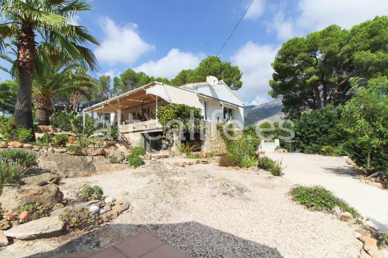 Foto 2cd20683-309b-4574-9383-9262057c61a3. Casa amb xemeneia aparcament piscina a Altea la vella Altea