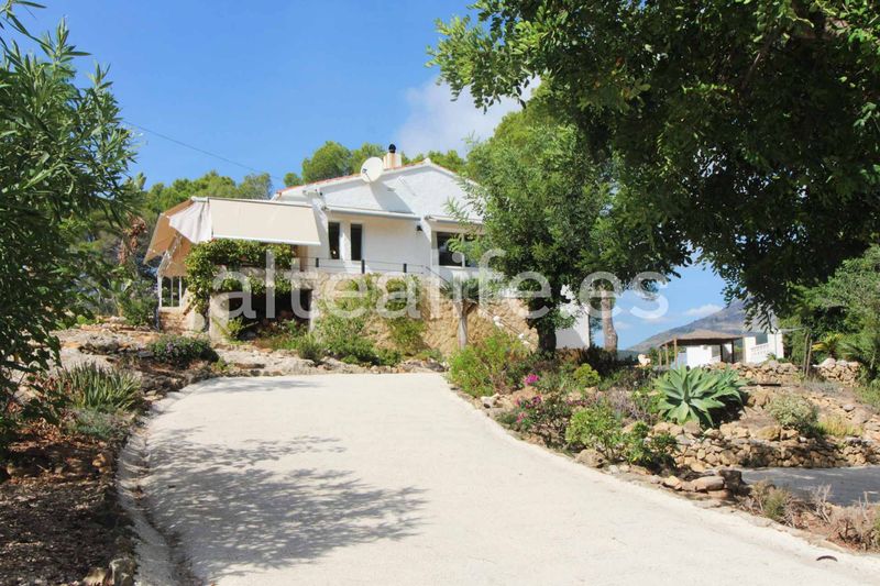 Foto 2e77c20e-1c16-43c3-93d5-52e105e6cec8. Casa amb xemeneia aparcament piscina a Altea la vella Altea