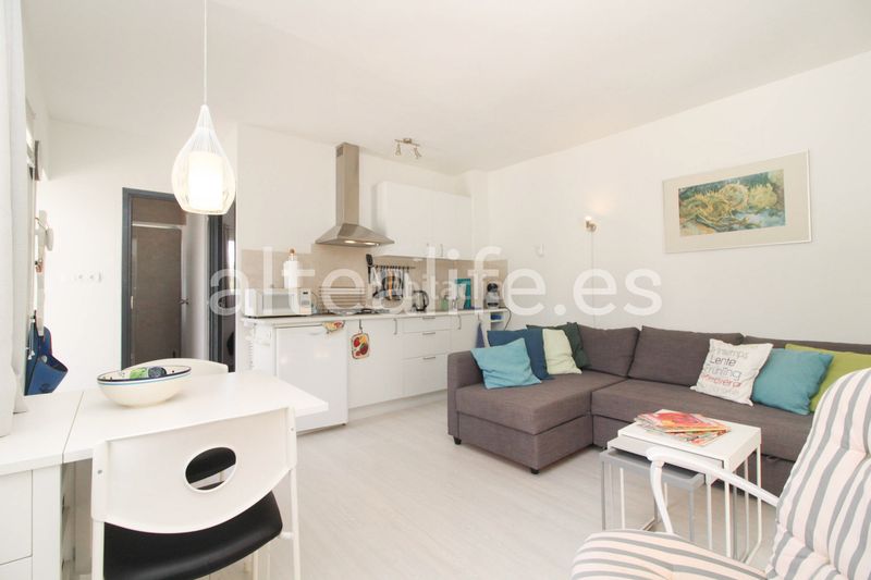 Foto 35af0a2f-249b-401c-b994-f09a0c1e11be. Casa amb xemeneia aparcament piscina a Altea la vella Altea