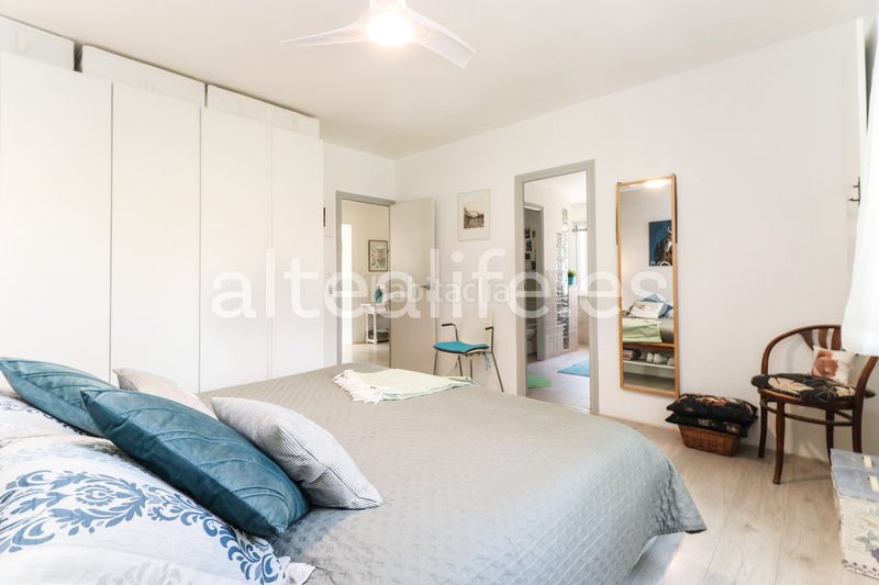 Foto 54f32199-0a0f-4f7f-a1f8-49fd1179972a. Casa amb xemeneia aparcament piscina a Altea la vella Altea