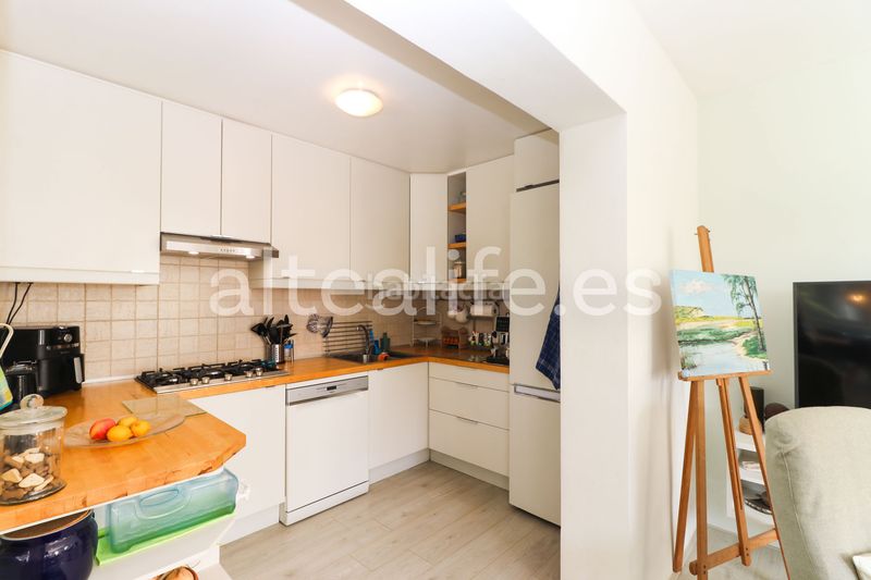 Foto 59deef41-34bf-43c4-8b1a-881028b248c0. Casa amb xemeneia aparcament piscina a Altea la vella Altea