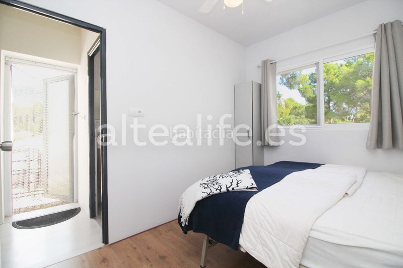 Foto 5bda66dd-b4e9-4130-9091-67e06843ff6d. Casa amb xemeneia aparcament piscina a Altea la vella Altea