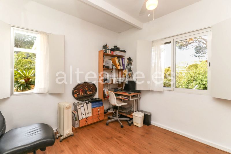 Foto c3d24faf-4fc4-4ce6-a1d5-1c987cf3fe71. Casa amb xemeneia aparcament piscina a Altea la vella Altea