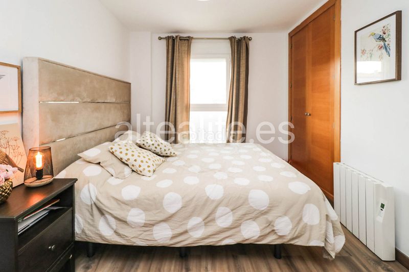 Foto 14d68285-a2c4-4401-9658-6f6b4f8a1d9b. Apartament amb xemeneia calefacció aparcament a Altea ciudad Altea