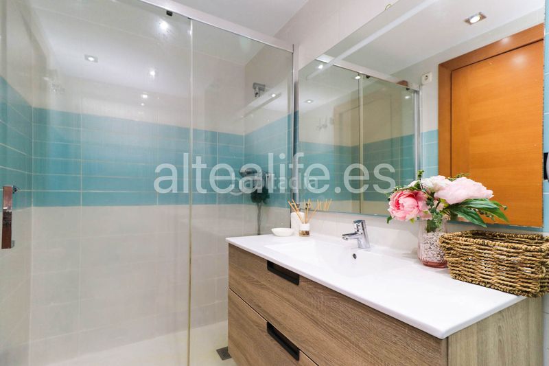 Foto 48ef8302-fe10-4fe0-bc45-61a37fb3ee5a. Apartament amb xemeneia calefacció aparcament a Altea ciudad Altea