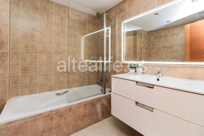 Foto 499ae084-7d82-4d31-b451-61f73a61f403. Apartament amb xemeneia calefacció aparcament a Altea ciudad Altea