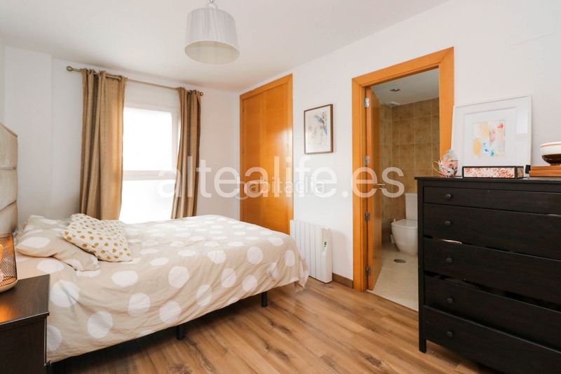 Foto 67ed531c-5c0f-4252-8f23-a54a21ee727d. Apartament amb xemeneia calefacció aparcament a Altea ciudad Altea