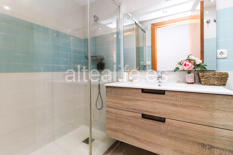 Foto b65ce518-d4a9-4451-9894-9a833de084e9. Apartament amb xemeneia calefacció aparcament a Altea ciudad Altea